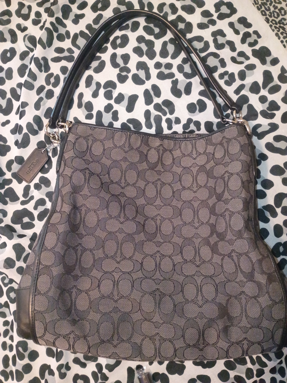 AMAZING 😍 Coach Phoebe Signature Canvas Large Hobo Bag in Grey/Black